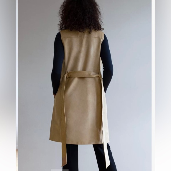Aritzia | Babaton | XS | Malley Vest in Light Tan - Picture 3 of 8